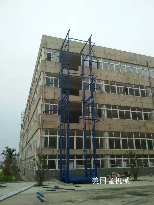 镇江室外双臂导轨式升降机厂家